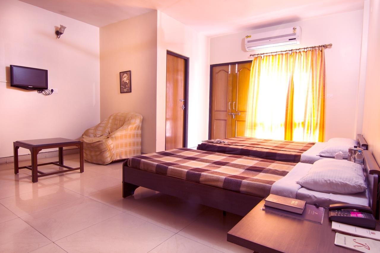 Hotel Rajawas Dibrugarh 外观 照片