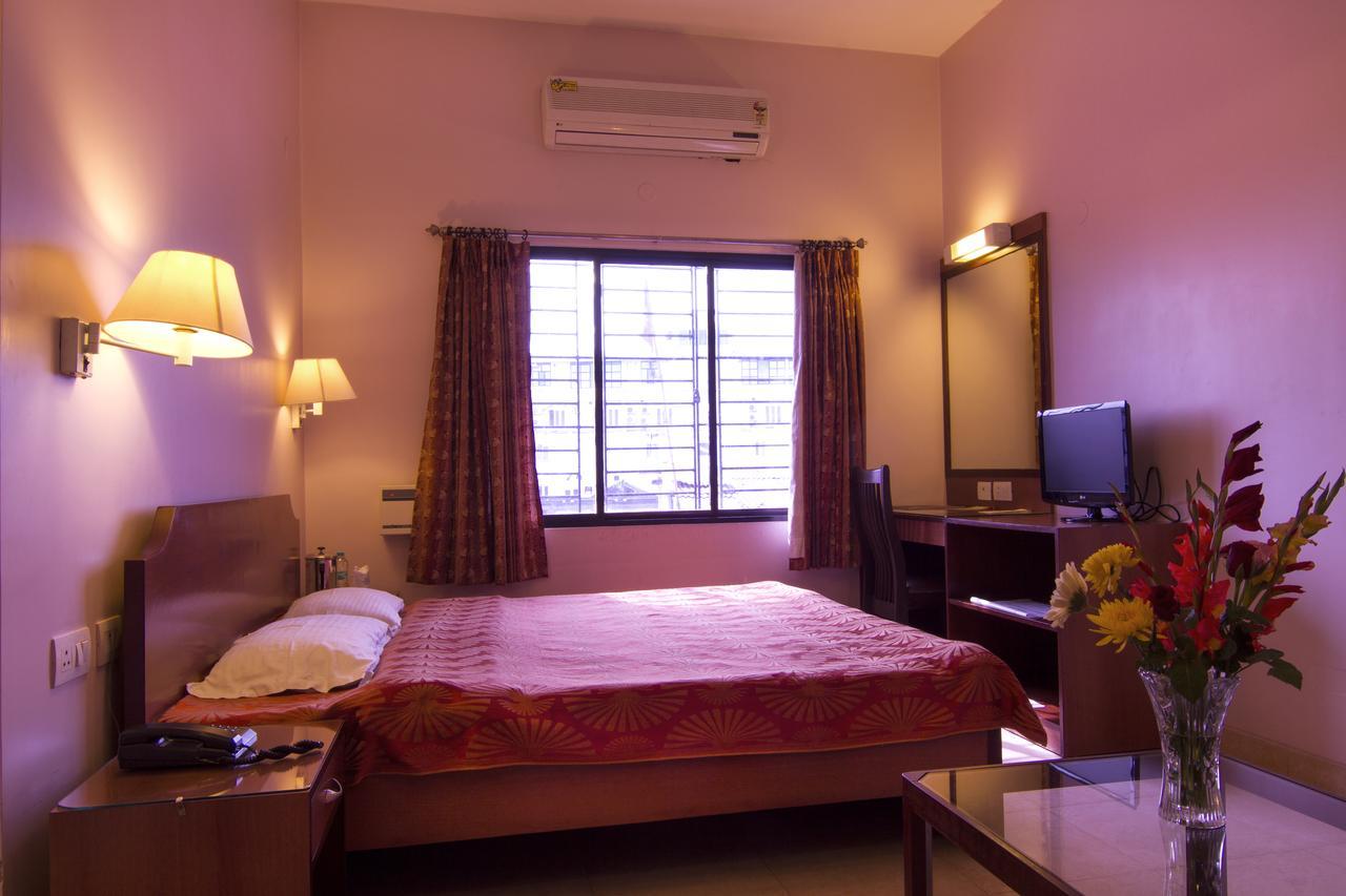 Hotel Rajawas Dibrugarh 外观 照片
