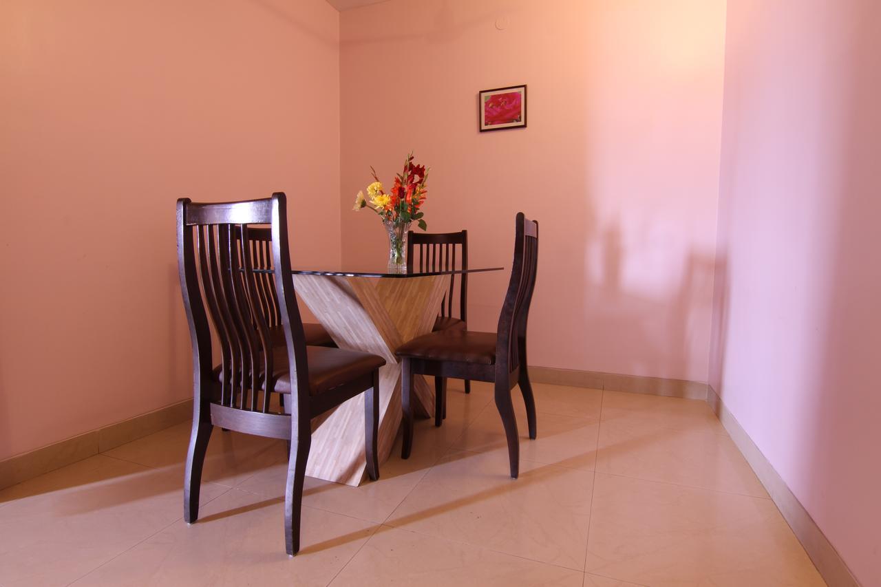 Hotel Rajawas Dibrugarh 外观 照片